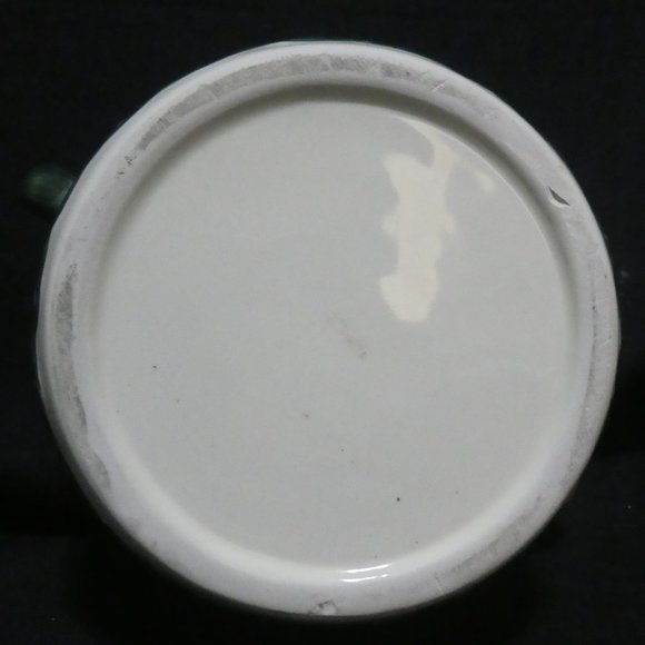 Cream colored vase with 2 handles, aztek design and hat, sun and cactus - Picture 8 of 8